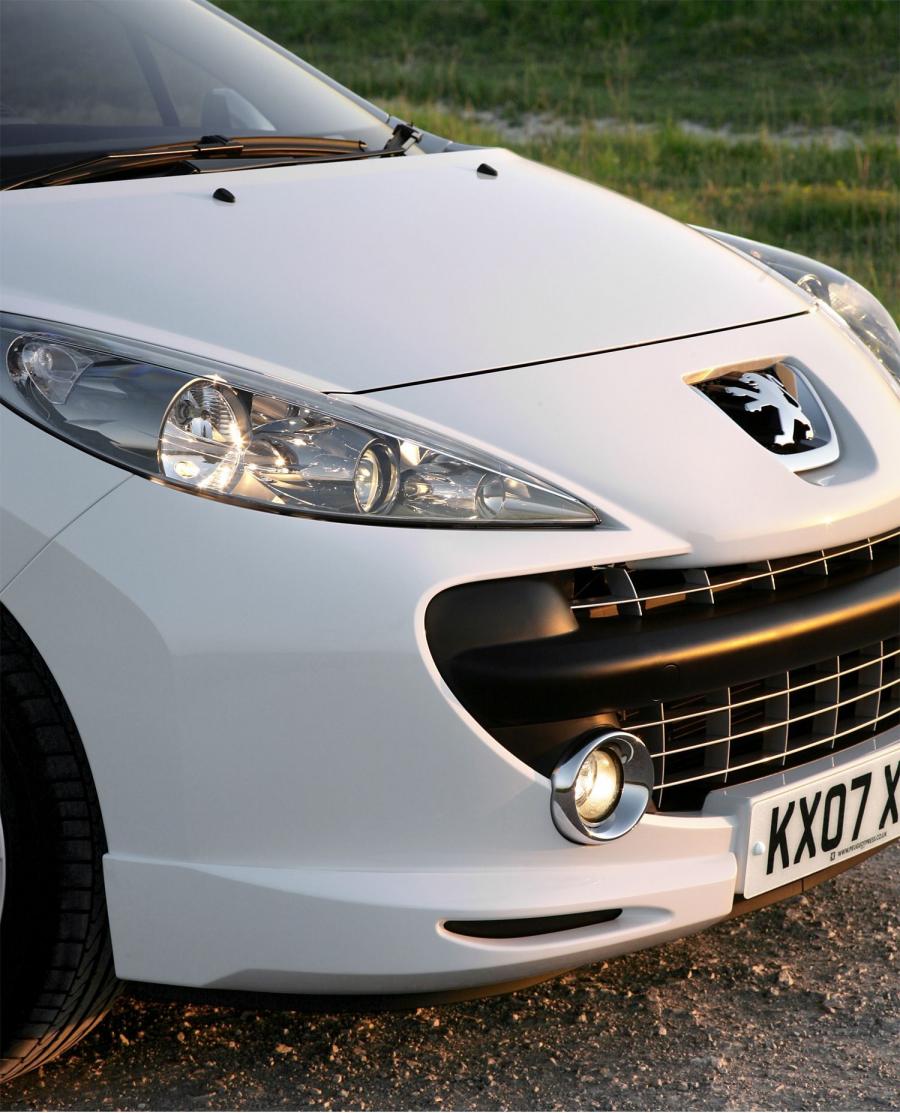  Peugeot 207 GTi THP 175 2008 года  (фото 15 из 49)